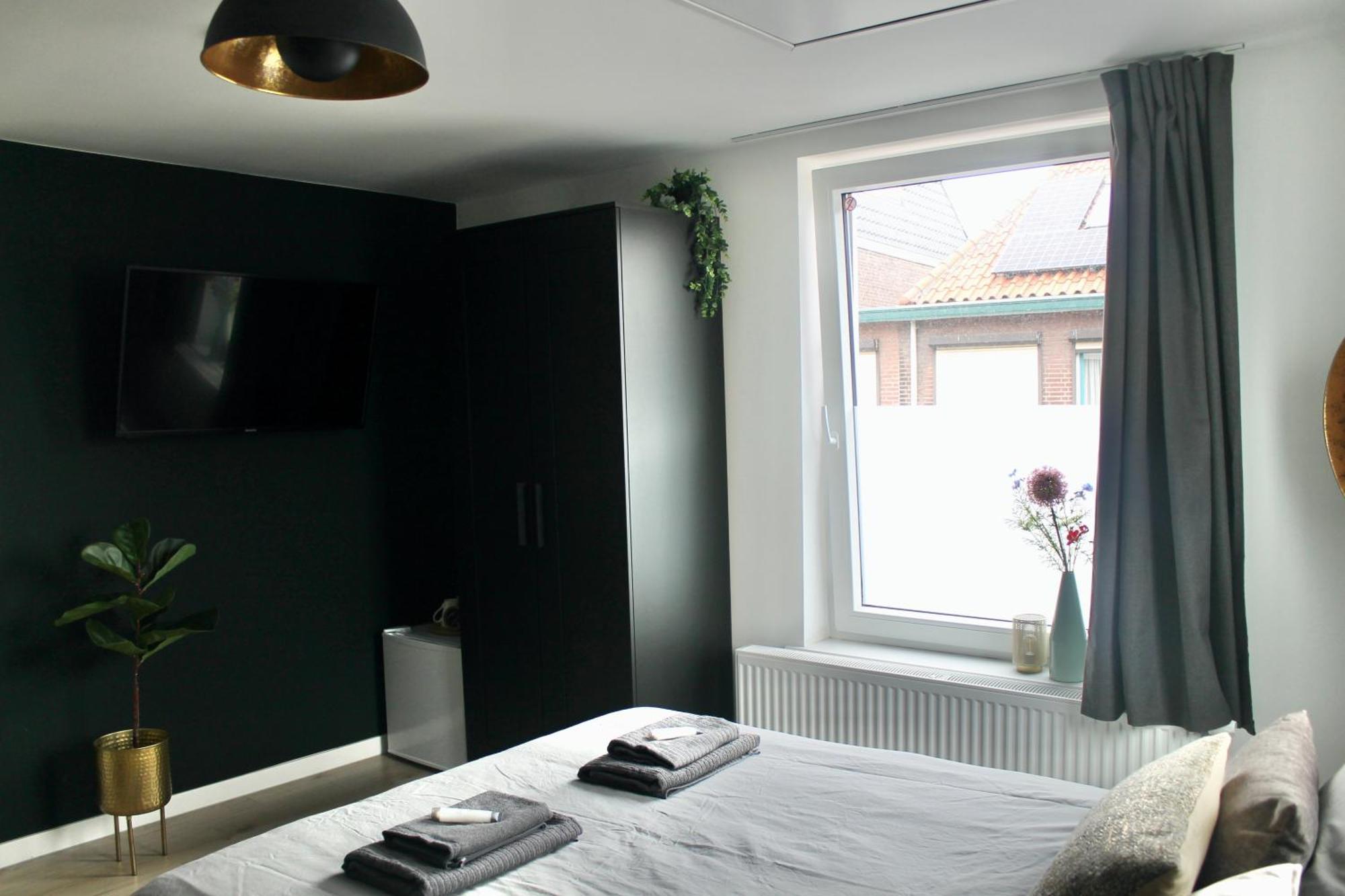 B&K Urban City Suites Tilburgo Exterior foto