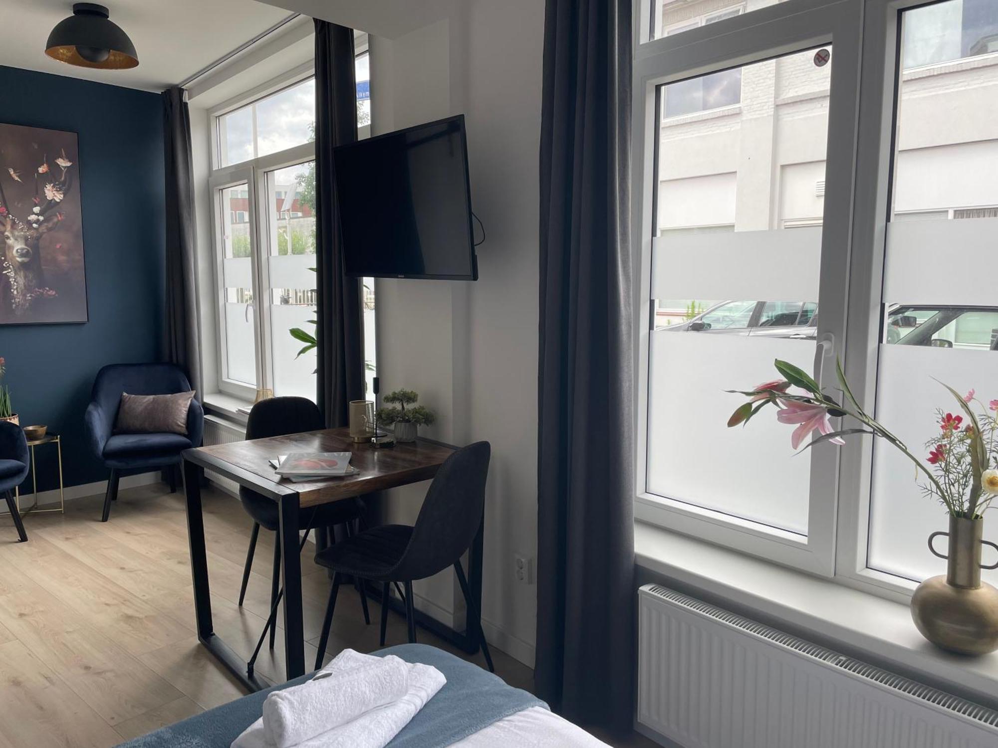 B&K Urban City Suites Tilburgo Exterior foto