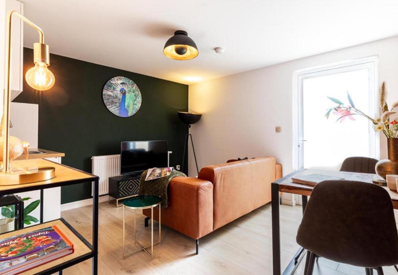 B&K Urban City Suites Tilburgo Exterior foto